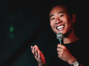 Stand-up : quelle place pour les humoristes asiatiques ?